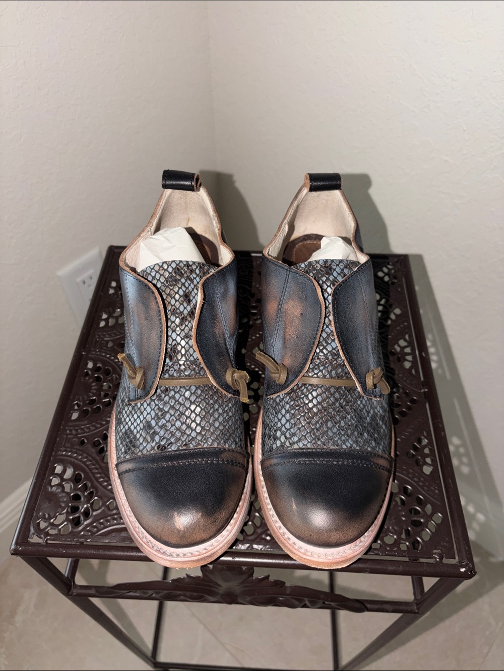 FREEBIRDS WOMEN “Mabel” Leather Slip-Ons